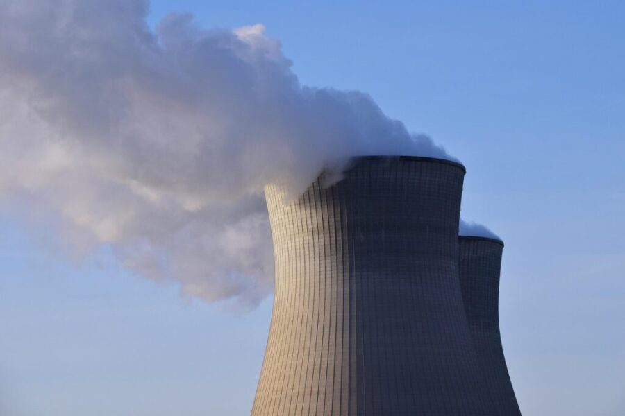 nuclear-power-2186769_1280
